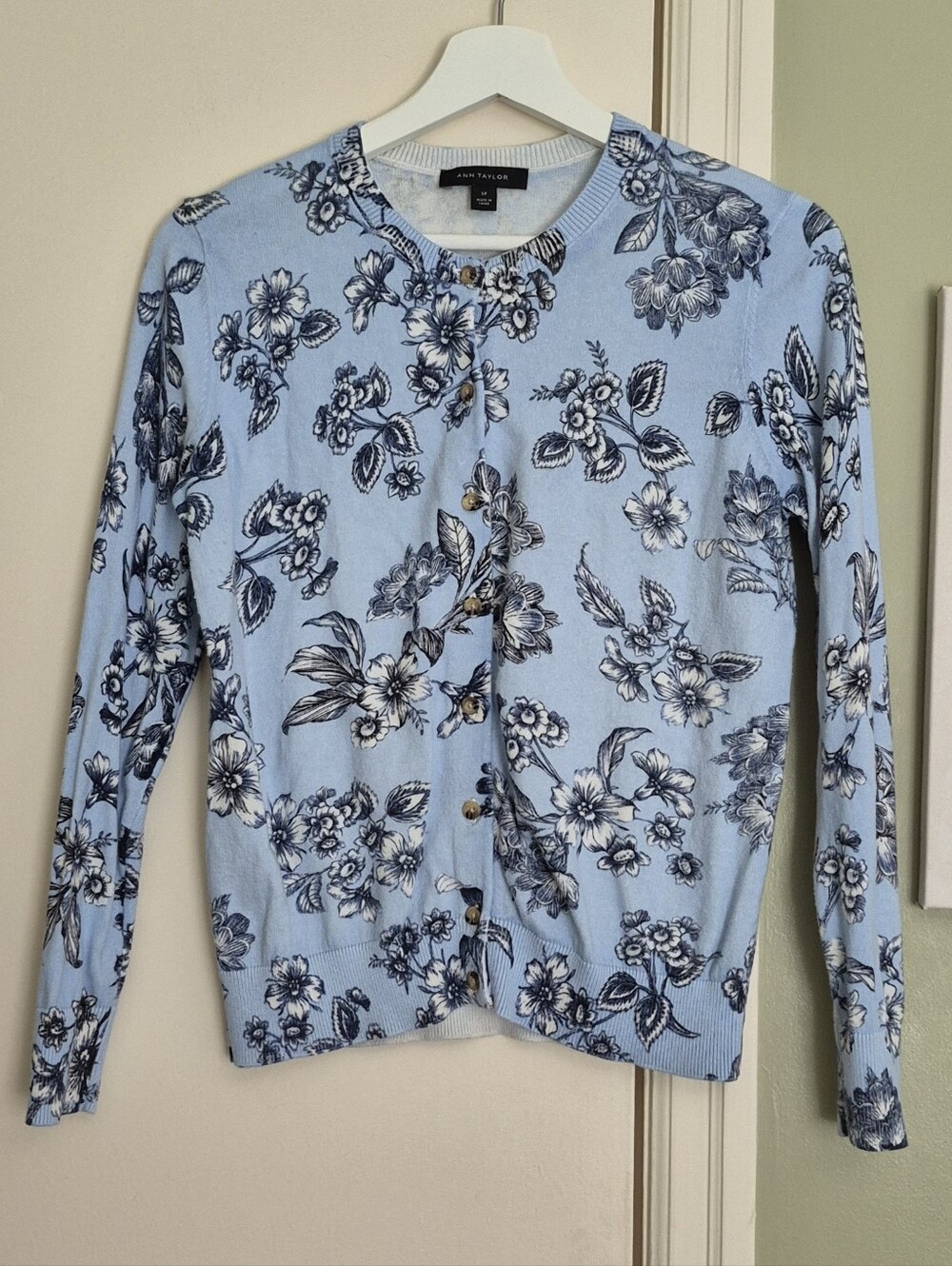 Ann Taylor Blue Floral Cotton Cardigan, SP, EUC, Some Stretch